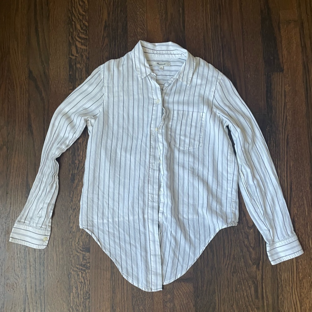 Madewell striped long sleeve button down knot shirt